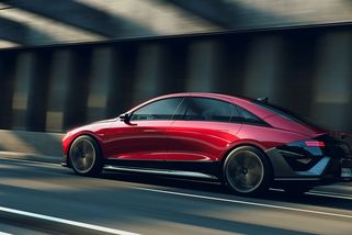 Hyundai IONIQ 6: elegantní sedan s dojezdem 680 km, který zbořil předsudky o elektromobilech