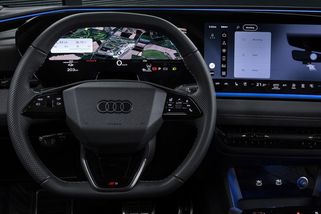 Audi se poučilo, na volant vrací fyzická tlačítka - Novinky