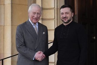 Britský král Karel III. přijal Zelenského. Ukrajinský prezident zvolil černý svetr - Novinky