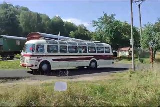 Nostalgie ve "vajíčku". Autobus Škoda 706 RTO jezdí ze Zubrnic do Úštěku | Slavný Úštěk