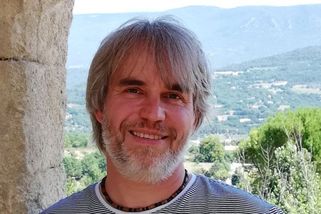 krajskelisty.cz/plzensky-kraj/okres-plzen-mesto/34852-manipulaci-se-svym-okolim-bible-neschvaluje-pripomina-metodisticky-farar.htm