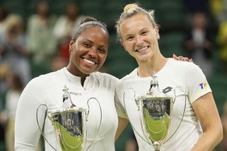 I Siniaková se vyparádila, v zelené byla nepřehlédnutelná - Sport.cz