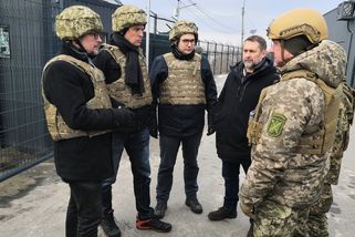 Ukrajina zažívá svůj rok 1968, řekl Lipavský na Donbasu - Seznam Zprávy