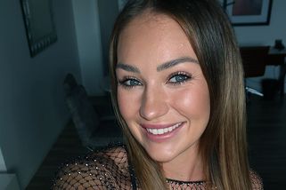 Kvůli OnlyFans málem přišla o matku: Otčím jí platil tisíce dolarů za videa, na kterých měla sex! - Super.cz