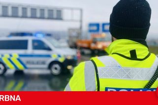 Blikal doleva, odbočil vpravo. Ovíněný řidič tím o silvestrovské noci upoutal policisty