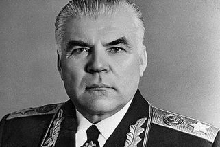 Kdo byl vlastně maršál Malinovskij, na kterého v Pelíškách připíjí Donutil