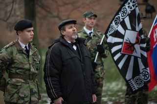 Atentátníka spojují s proruskou polovojenskou skupinou - Novinky