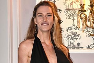 Hvězda Bachelora v šatech s obřími výstřihy! V Praze jsou někteří lidé namyšlení, reagovala na nemístné řeči | Super.cz