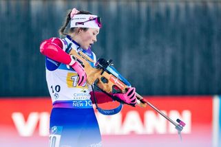 Česká štafeta vyhořela, musela třikrát na trestné kolo. Obstála pouze debutující Mikolášová - Sport.cz