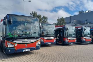 Raději autem než MHD. V autobusech ubylo cestujících - Novinky