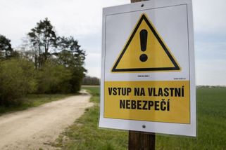 Vybagrovat, zabalit, odvézt. Vyčištění od azbestu bude stát 1,5 miliardy - Seznam Zprávy