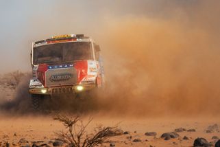 DAKAR ONLINE: Žala se úspěšně brání útoku Lopraise, motocyklům vládne Američan Brabec - Sport.cz