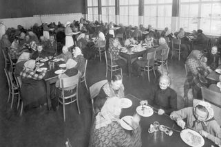 Důchod v 67? Za první republiky to bylo horší, pracující se penze mnohdy nedočkali