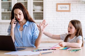 Zkrácení školního roku připraví českou ekonomiku o 2,2 mld. Kč