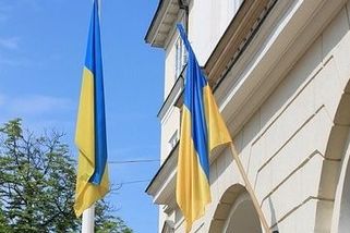 Ukrajinské vlajky na českých budovách? Už aby byly pryč - Médium.cz