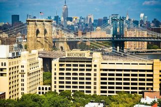 Svědkům Jehovovým jde o přežití - Médium.cz