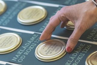 Nejde jen o oslavy. Znojmo staví na produktu, který lidé znají z obchodů. Tradice se mění v byznys