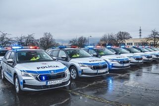Na slovenských silnicích pozor. Potkat tam můžete první várku nejnovějších policejních Octavií, navíc v nových barvách - Autobible.cz - Předjedeme vaše představy!