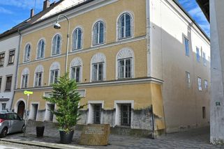 V Hitlerově rodném domě začne za pár týdnů fungovat policejní stanice - Novinky