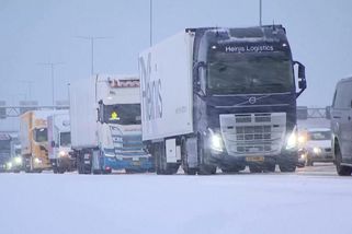 Zůstaňte doma, jde o život. Evropu sevřel mráz a zasypal sníh - Novinky