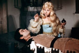 Zlatovláska: Štěpánek sbalil šéfku, Kotrbová trpěla a Tříska film stopnul