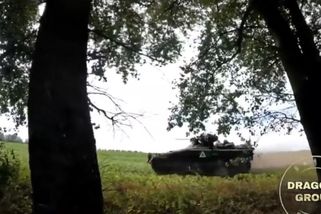 Video: Ukrajinci v Kurské oblasti nasadili polské Twardy i německé Mardery - Seznam Zprávy