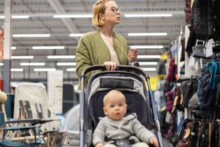 „S kočárkem mě vyhodili z obchodu. To, co následovalo, si za rámeček nedali,“ líčí maminka malého dítěte