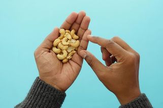 Alergika v letadle označili za sobce. Komentáře na sociální síti se vymykají chápání - Novinky