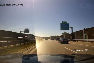 Řidič audi se 14 záznamy vybržďoval auta na D1. Natočila ho policejní kamera - Novinky