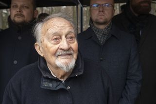 Zemřel Antonín Burdych, jemuž nacisté za ukrývání parašutisty vyvraždili rodinu - Novinky