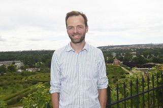 Ty jsi trouba! nandal mu to sledující. Lukáš Langmajer zveřejnil romantické video s manželkou, která mu odpustila nevěru - Super.cz