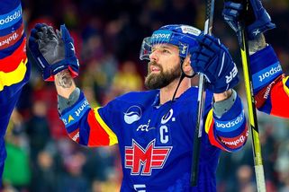 Motor zuří. Sparťan fauloval bez trestu, pak simuloval, tvrdí o klíčovém momentu