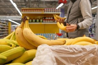 „Banány vážil jako cibuli. Věděla jsem, že to není chyba.“ Lenka byla svědkem podvodu u pokladen, rozhodla se nemlčet