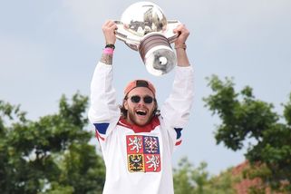 Fenomenální Pastrňák má v současnosti v NHL na svém kontě více gólů na zápas než Jaromír Jágr - Médium.cz