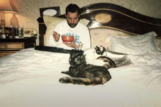 Osobní asistent Freddieho Mercuryho: „Nebyl jen ikonou, ale člověkem plným vřelosti a laskavosti.“ - WHAT news