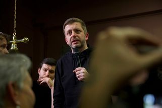 Rakušanův výjezd jasně ukázal, že s lůzou mluvit n...