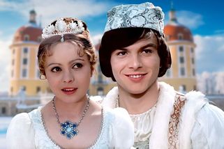 Oblíbenou vánoční pohádku Tři oříšky pro Popelku letos odvysílá Televize Seznam - Novinky