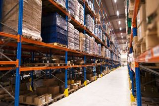 K důchodu jsem vzala brigádu ve skladu. Za půl roku mi nabídli práci, o které se většině Čechů nesní - Médium.cz