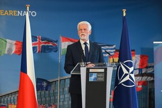 Hrad: U účasti prezidenta na summitu NATO je dohoda s premiérem