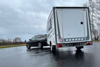 Nejlevnější obytný přívěs na trhu: Čáslavský zázrak Kondor stojí jen 134 tisíc - Garáž.cz