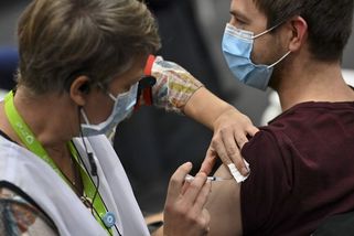 Šíření varianty omikron mění postoj k očkování a čtvrté dávce - Seznam Zprávy