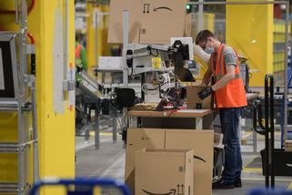 Amazon tajil šíření covidu ve skladu. Zaplatí za to půl milionu dolarů - Seznam Zprávy