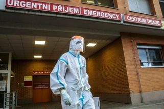 Očkujme jen ty, co to skutečně potřebují. Imunoložka Zuzana Krátká řekla, kdo po Česku roznesl koronavirus