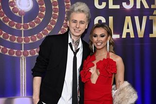 Jeho ex je s Milanem Barošem, i on prolomil smůlu v lásce: Vojta Drahokoupil randí s dvacítkou ze SuperStar - Super.cz