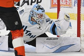 NHL | Češi se blýskli v NHL. Vaněček má jubilejní čisté konto, Chmelař slaví svůj první gól - Sport.cz