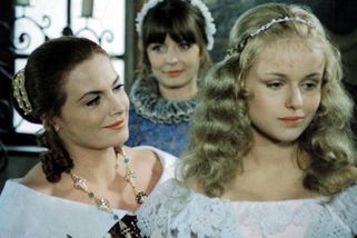 I král „chlastal“ a padal, ale nikdy ne tak nebezpečně: Princův pád z okna mohl skončit tragicky