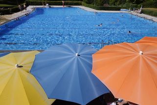 Syřané na koupališti v Hesensku sexuálně obtěžovali malé dívky - Novinky