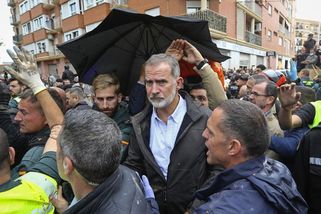 Dav ve zničené Valencii házel kamení a bláto na španělského krále - Novinky