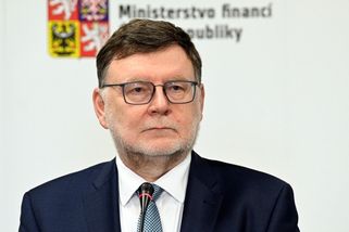 Stanjura zruší třetinu berňáků, nahradí je telefonickými kontakty