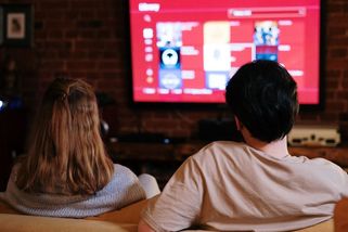 „V práci se pracuje, nekouká na televizi.“ Firmy sepsuly vysílací poplatky - Seznam Zprávy